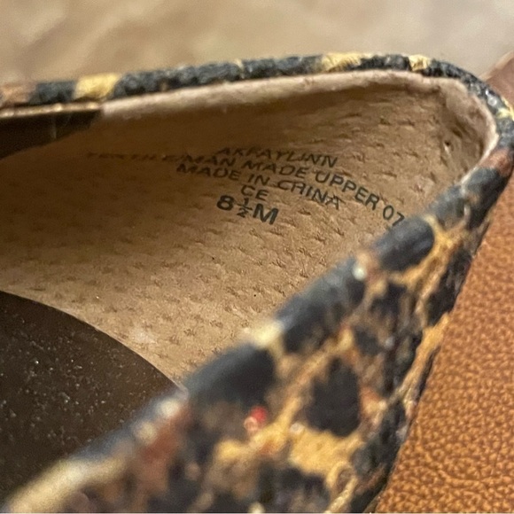 Anne Klein Faylinn Animal Print Gold Black Patent Bow Platform Heels Size 8.5 - Picture 9 of 9